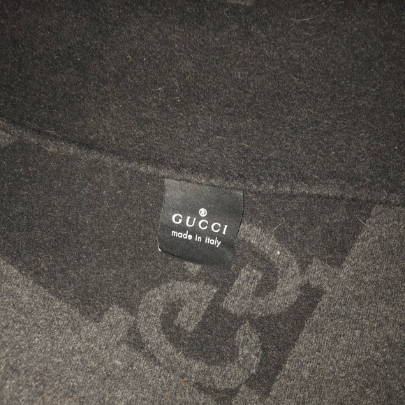 Gucci Throw Blanket - Picture 4 of 7